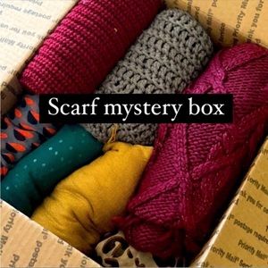 Lot of 4 pieces Scarf mystery box